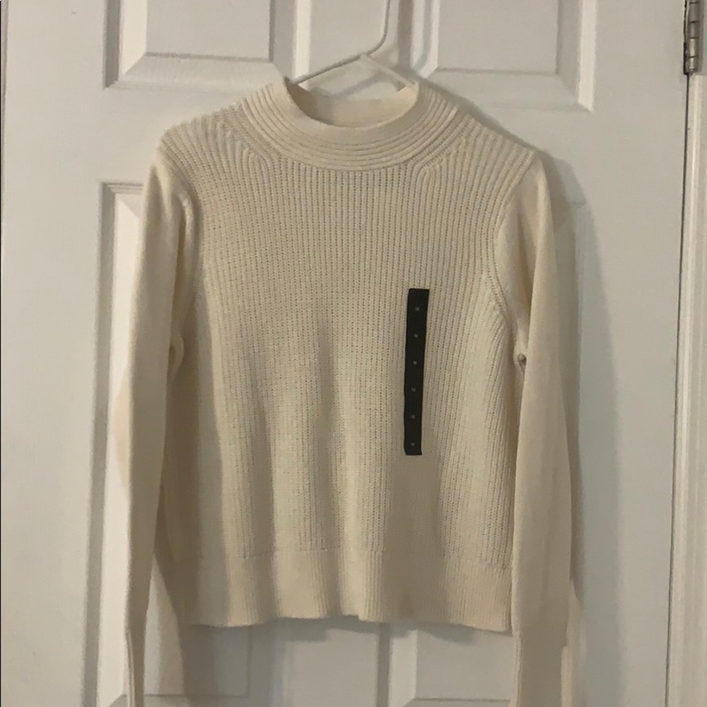 Brand new Banana Republic cream sweater